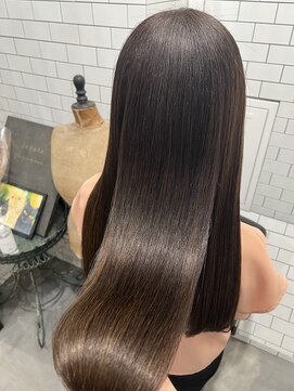 レガーレ(Legare) れんによる艶艶艶髪ロングスタイル