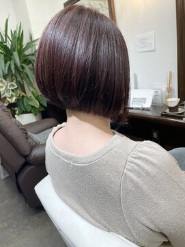 ムーブ(Moob) 襟足ギリギリ前下がりボブ×pink color【別府】