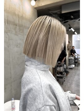 ソルトウォーター(SALT WATER) ピンクベージュ/イメチェン/ハイトーン/ブリーチ/恵比寿/代官山