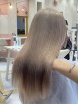 リー 梅田(Lee)&nbsp;Yasu/ハイトーン/ホワイトベージュ/ブリーチ