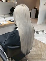 ラヴィズム(LUVISM)&nbsp;顔周りレイヤー/ダブルカラー/髪質改善/ケアブリーチ万代新潟駅