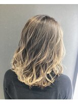 ココ 横浜(coco)&nbsp;ハイライト、ブリーチ、ダブルカラー、インナーカラー、エクステ