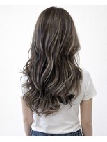 ウル(ulu)&nbsp;ハイライト　白髪ボカシ　名東区　美容室