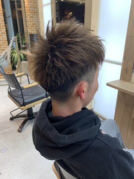 ディーグラッド(De-Glad) ツーブロック×ベージュカラー