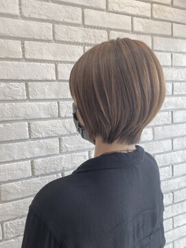 フルミー(fulme.) クセや広がりを解消☆前下がりくびれショートヘア♪♪