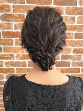 ヴィップルーム(viproom) ベビーバングボブルフショコラベージュカールヘアアレンジ