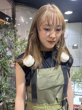 ヘアーアンドメイク ビス(HAIR&MAKE bis) ブリーチ1回でできる柔らかベージュカラー♪【多田 華歌】