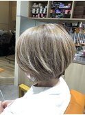 ショートボブ