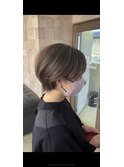脱白髪染めカラー×ショートヘア