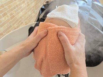 ルシア(Lucia)の写真/【健康な髪は頭皮から☆】頭皮クレンジングで毛穴の汚れを落とす☆トリートメントとの同時施術がオススメ◎