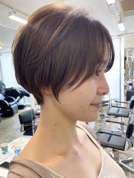 クラップス オル 金沢八景(CLAPS Ore) ショートボブヘアショートカットインナーカラー丸みショート40代