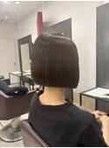 切りっぱなしボブ透明感カラーオリーブグレージュ顔まわりカット
