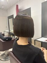 ノーム バイ アウラ(norm. by aura)&nbsp;切りっぱなしボブ透明感カラーオリーブグレージュ顔まわりカット