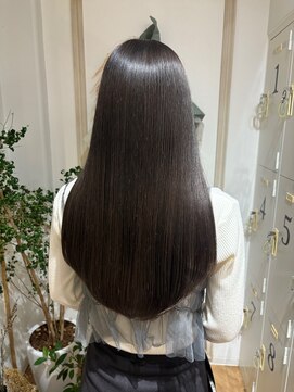 11.23暗めグレージュでつくる大人のツヤ髪に◎