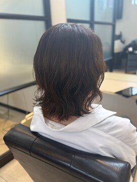 ファイブ ノーヴル カラット(5 Noble ct.) ゆるやかリッジパーマ