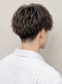 緩めスパイラルパーマ×センターパート