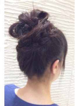 モリオ フロム ロンドン サッポロファクトリー店(morio FROM LONDON) 三つ編みアレンジ