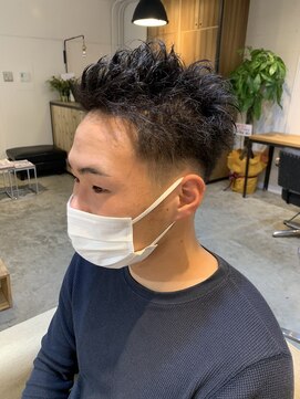 エルオム(EL.HOMME) 【MITSU】フェード刈り上げショート×アップバング