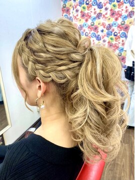 ヘアセットアップス(UP's) ふわふわで上品で最☆高に可愛い『アレンジポニーテール(^○^)』