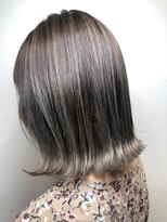 ベル(Belle)&nbsp;切りっぱなしベルボブ×ハイライト×シアーベージュ