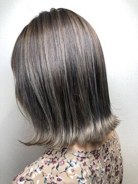 ベル(Belle) 切りっぱなしベルボブ×ハイライト×シアーベージュ