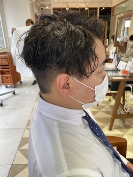 リボーン ビューティー リゾート 松戸店(re-born Beauty Resort) ニュアンスパーマダークアッシュベリーショート韓国マッシュ