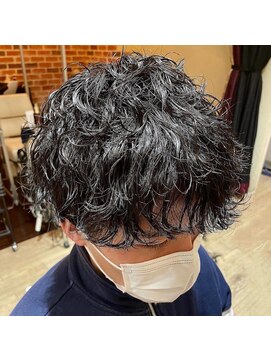 アーティスオム(Artice HOMME) 波巻きスパイラルパーマ/波打ちパーマ/黒髪