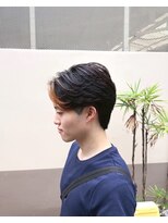 シーンバイラッド ヘルム(SCENE by RAD helm) 好印象を叶えるメンズセンターパートツーブロックメンズカット
