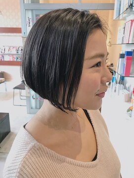 ナップヘアー NAP hair 思わず耳掛けしたくなる！前下がりショートボブ！