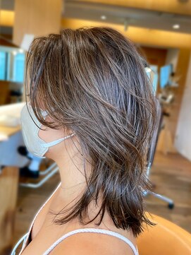 ビュートリアム 鎌倉小町(BEAUTRIUM) ミディアムウルフレイヤー　【beautrium鎌倉小町比嘉かなえ】