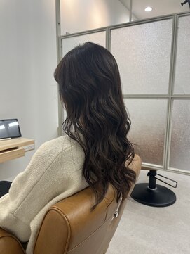 大人可愛い深みベージュカラー