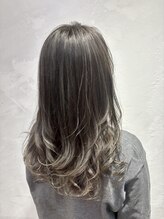 シュリット 溝の口(schritt) ブリーチハイライト×グレージュ　透明感カラー　　溝口小野