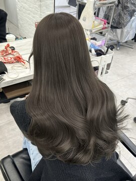 アマトウキョウ アユンチェ(AMA TOKYO×AYUNCHE) グレージュカラー  アッシュグレー  透明感カラー