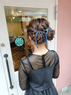 ヘアーアンドスパ コーラルルーム(Hair&spa CORAL room) ロングヘアのツインお団子アレンジ♪