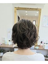 フィカス(Ficus)&nbsp;ふんわりショートパーマスタイル