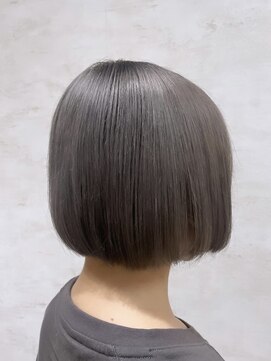 イル(iLu.) ミニボブ/グレージュカラー