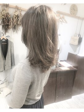 ヘアーアンドアトリエ マール(Hair&Atelier Marl) 【Marl】ブルーベージュカラーのふんわりセミディ♪