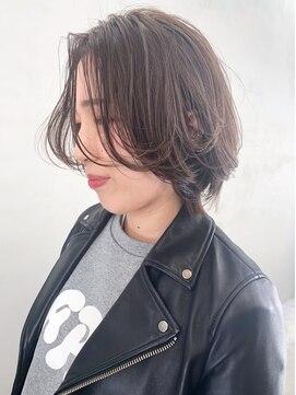 アイティー バイ アルバム 中野店(IT by ALBUM) ミディアムレイヤー_耳かけウェーブパーマ_ba285582