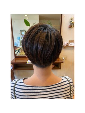 キキ 美容室(KIKI) コンパクトマッシュスタイル