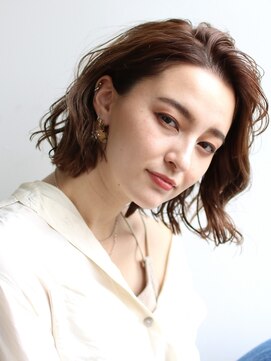 ルームス(ROOM’S) 切りっぱなしコテ巻きウェーブ