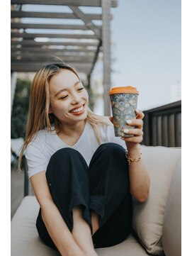 ソルバイディア(SOL by diar) 外国人風