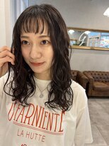 リノ カルバリ(Lino Calbari) ダークトーン×パーマ