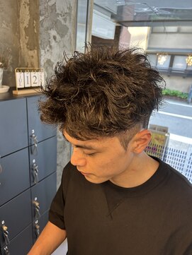 ペルソナ(PERSONA) 刈り上げスパイキー