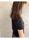 オリーブベージュ