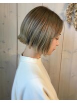 ランダーブルー(LANDER BLUE)&nbsp;ベージュカラーのミニボブ