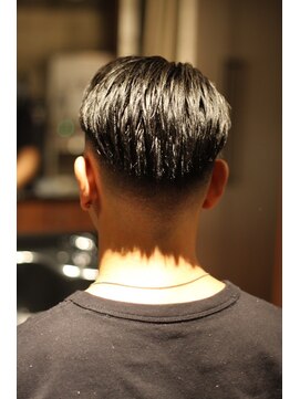 キングスマン トーキョー 国分寺(KINGSMAN TOKYO) アップバング/ツーブロック/スキンフェード[国分寺/国分寺駅]