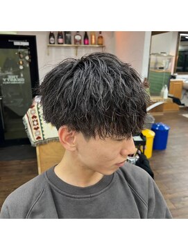 グナスティバイダムディー トウキョウ(GNASTY by DAMDEE TOKYO) ツイストパーマ弱マッシュ