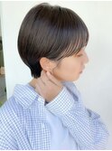 マッシュショート前髪長めハンサムショート黒髪ショート襟足短め