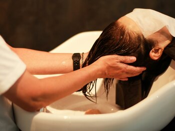 ツヤガミブリスヘアーアンドイヤーズ(Bliss for hair& ears)の写真/9種類から選べるアロマの極上ヘッドスパ＆頭皮のエイジングケア効果で悩みの多い大人女性にオススメ☆