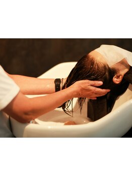 9種類から選べるアロマの極上ヘッドスパ＆頭皮のエイジングケア効果で悩みの多い大人女性にオススメ☆